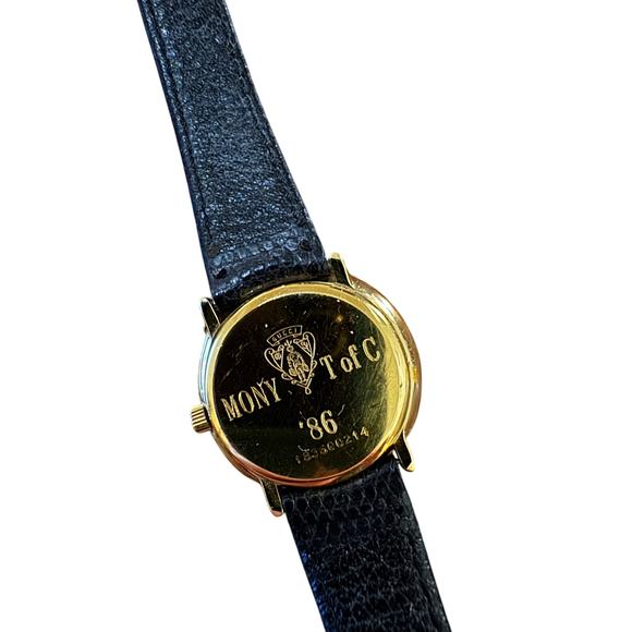 Elegant Vintage 80s Black & Gold Gucci Watch - Picture 3 of 7